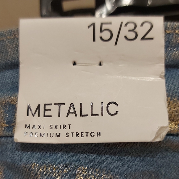 Metallic Blue Maxi Skirt - Picture 4 of 7